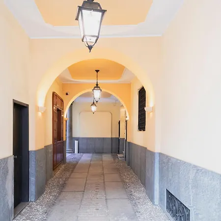 Amazing In San Babila Apartment Milan